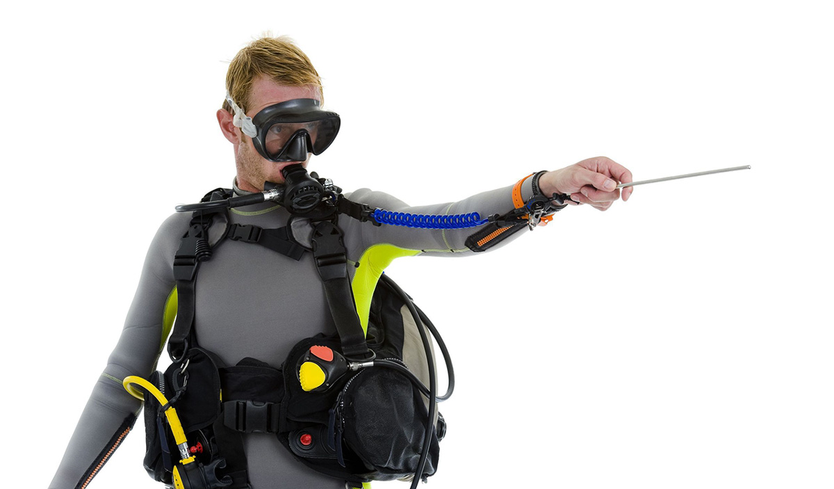 diver with pointer